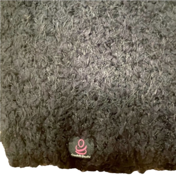 Cuddl Duds Hat with Pom - Picture 2 of 4